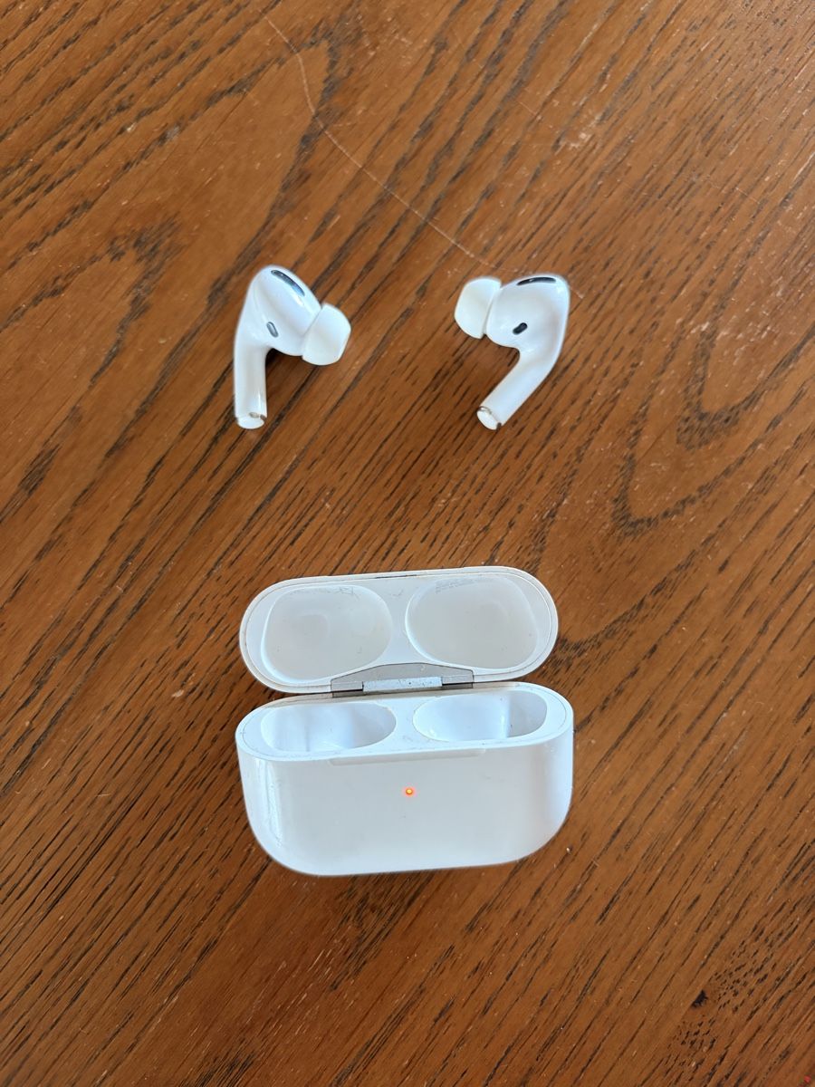 Apple Cuffie: Apple AirPods Pro Kopfhörer mit Ladecase – Usato da Zürich venduto da lau_mzc5 3