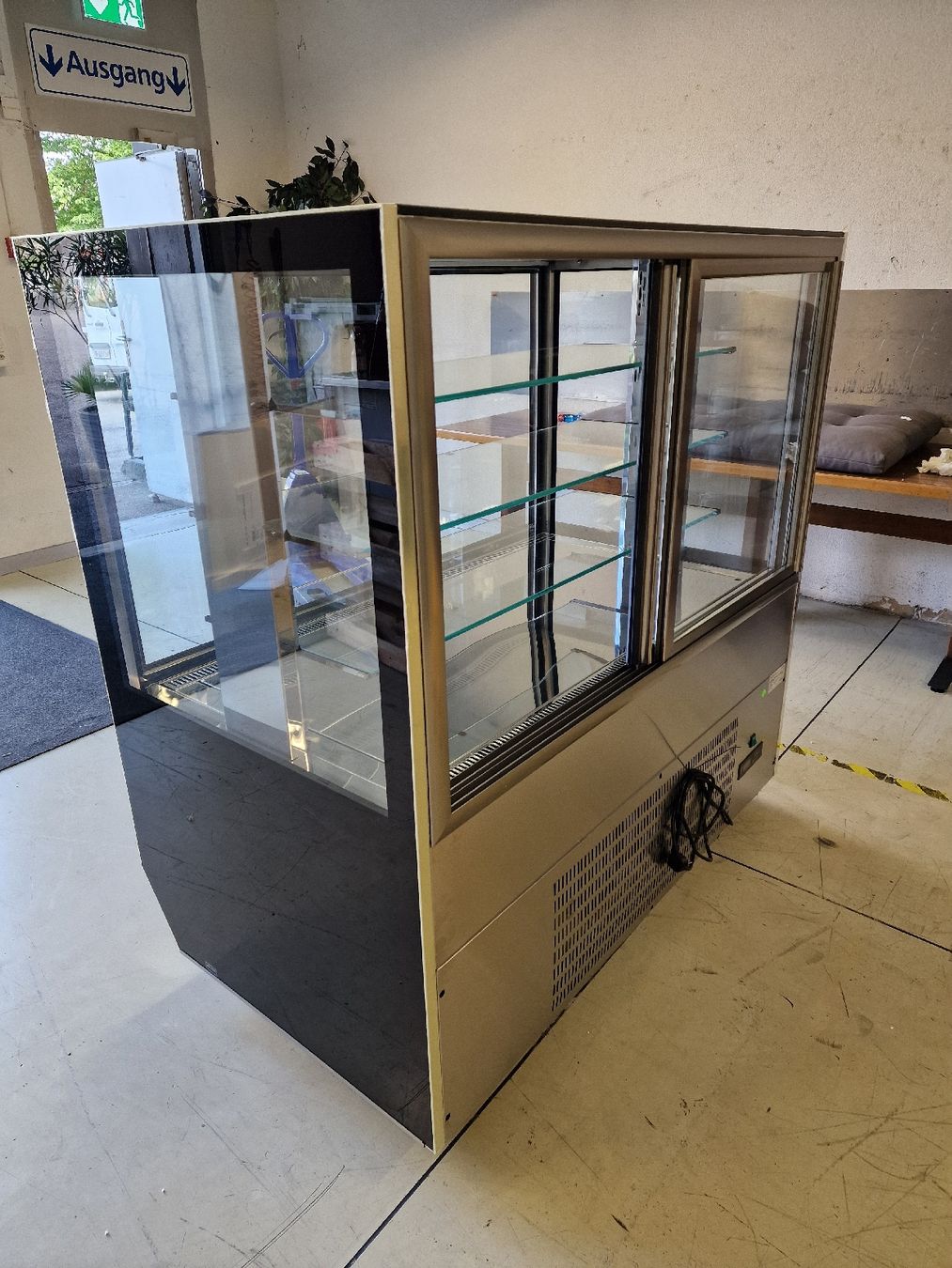 Allestimento di negozi e stand fieristici: Kühlvitrine  Neu – Usato da Niederwangen BE venduto da HasGastrobedarf 9