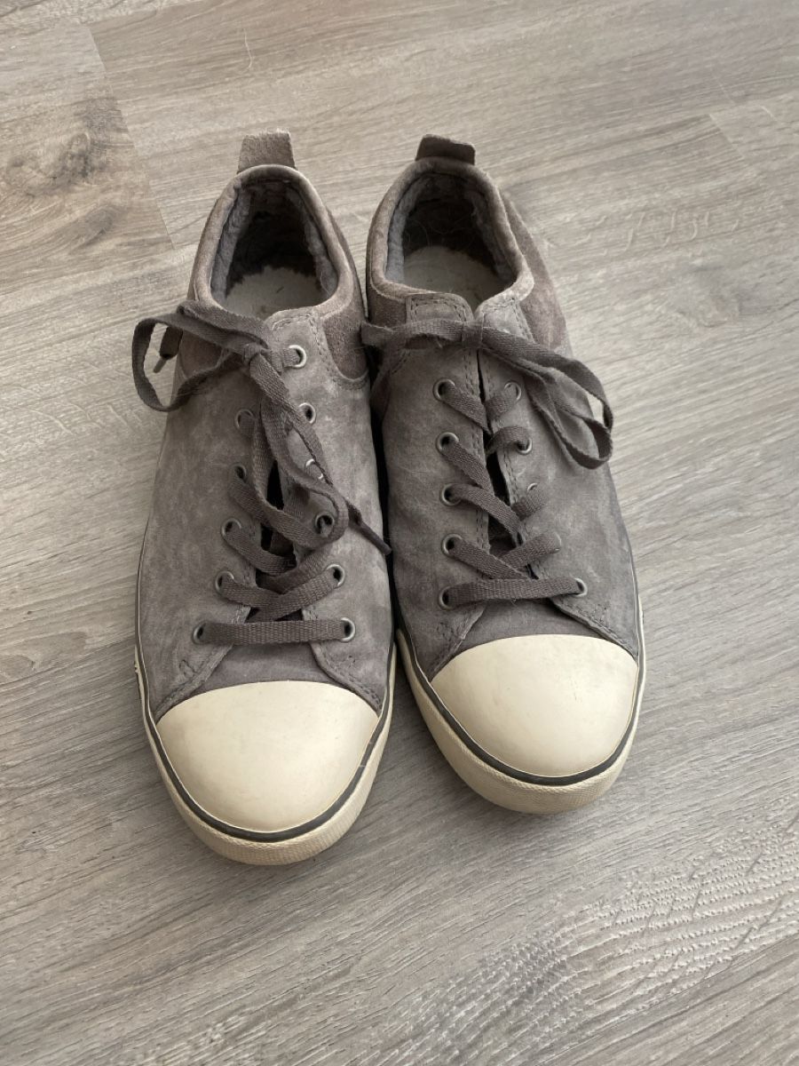 Ugg Scarpe da donna: UGG Sneaker Grösse 40 – Usato da Zürich venduto da Lynn.se 1