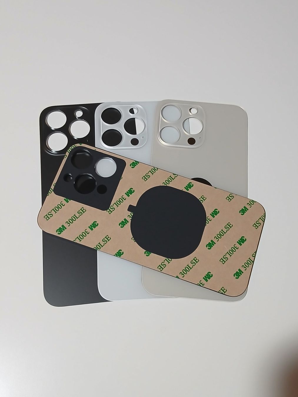 Apple Cover & Protezioni schermo: Coque arrière Iphone 14 Pro Max – Nuovo e nell'imballaggio originale da Leukerbad venduto da wor_sf98 1