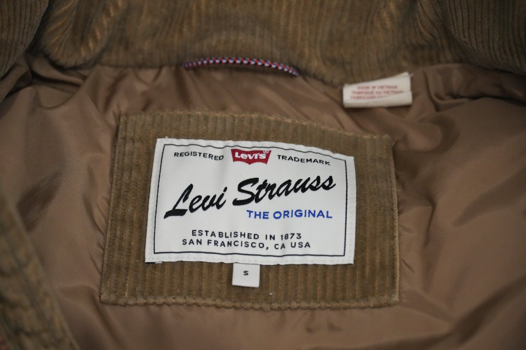 Levi's Giacche: Levis Corduroy Down Jacket – Usato da Neuchâtel venduto da yan_lq56 3