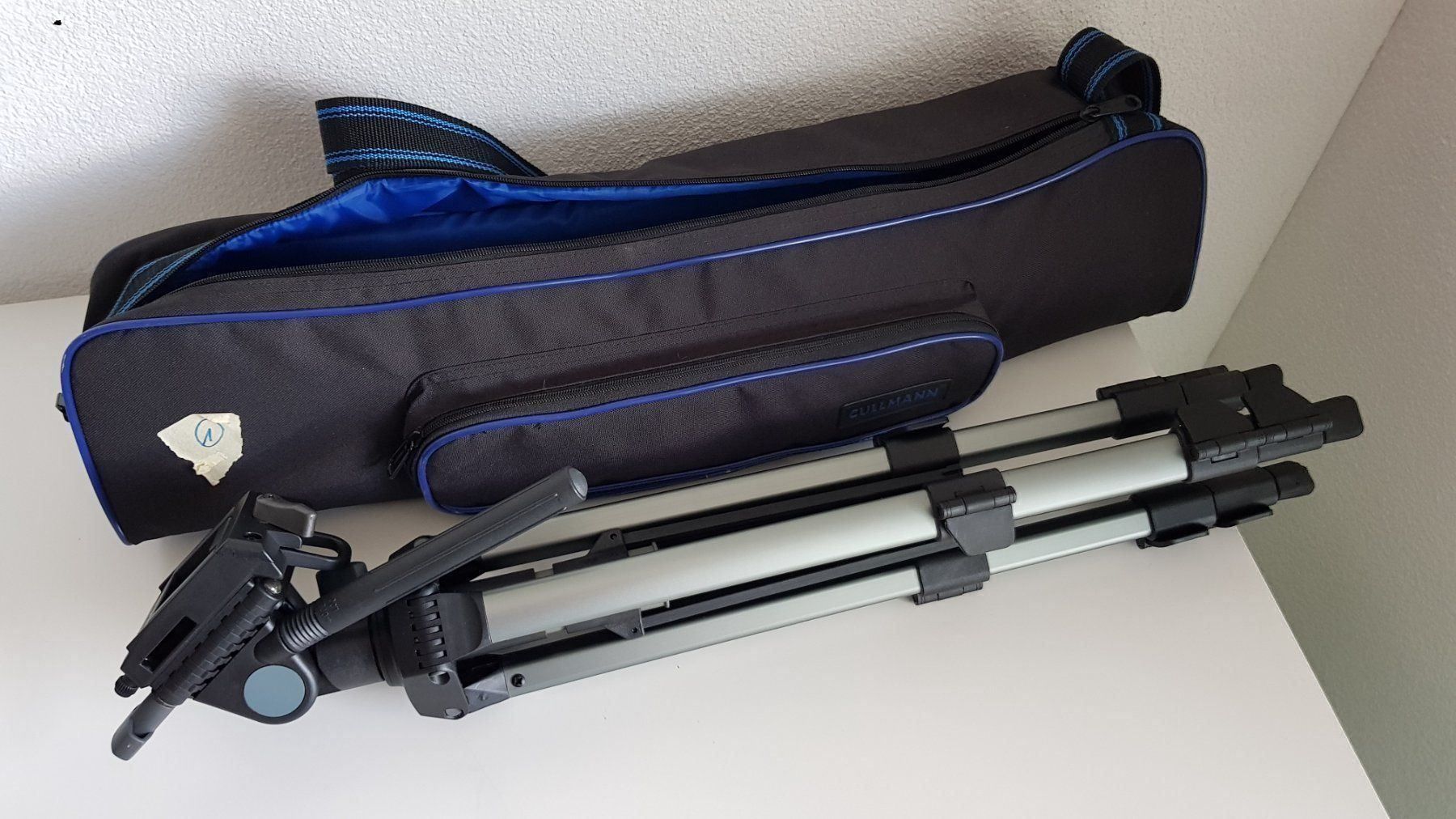 Trépieds & Accessoires: Cullmann Stativ 2560 inkl Tasche (2070) – D'occasion à Staufen par Fleby84