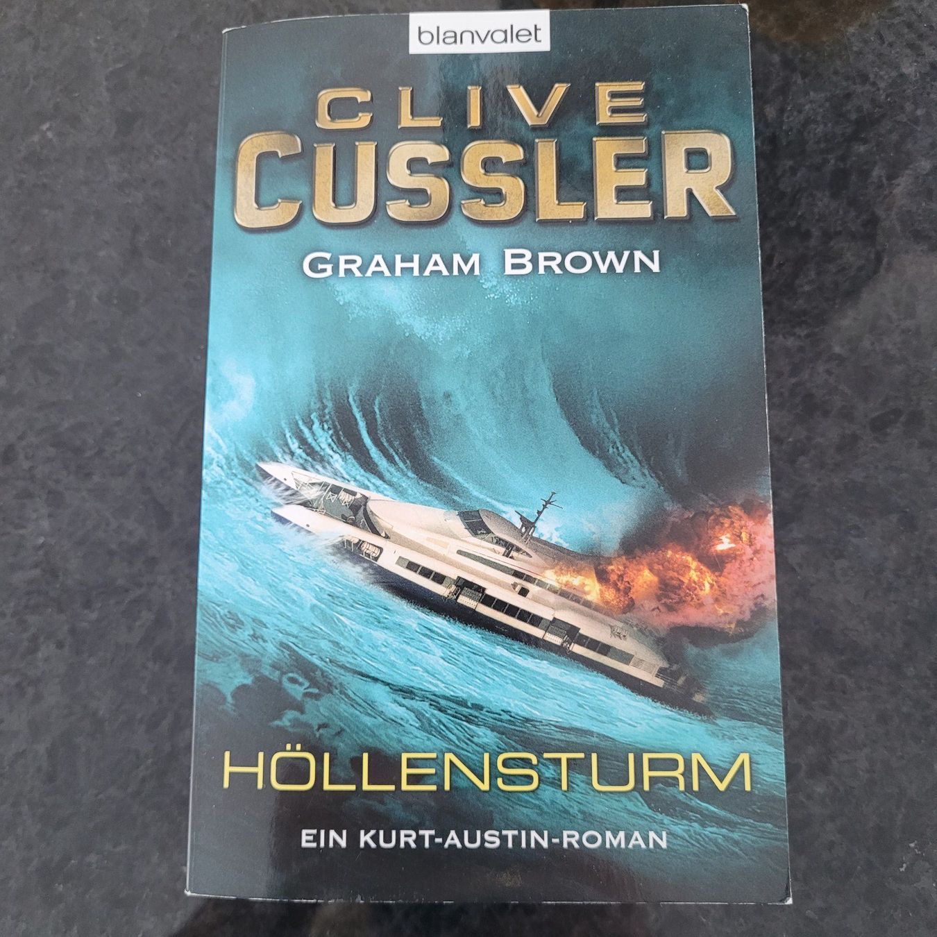 Livres: Clive Cussler- Höllensturm – D'occasion à SCHÜBELBACH par CoKaHa