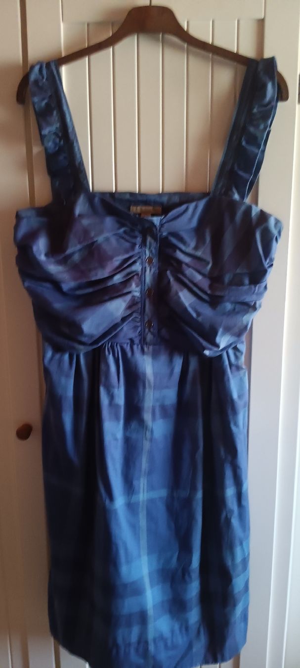 Burberry Robes: Burberry Kleid, Neu! – Neuf avec emballage d'origine à Maienfeld par Andyr44