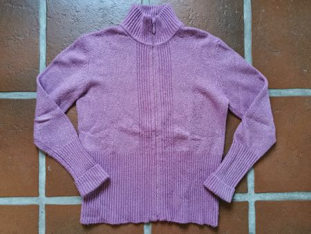 Newston Fashion; violettes Strickjacke mit Steinchen Gr. L
