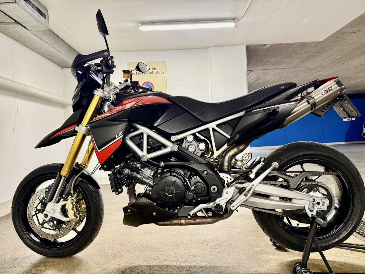 Aprilia Strada: Aprilia Dorsoduro 1200 Carbon – Usato da Effretikon venduto da fra_z2kg