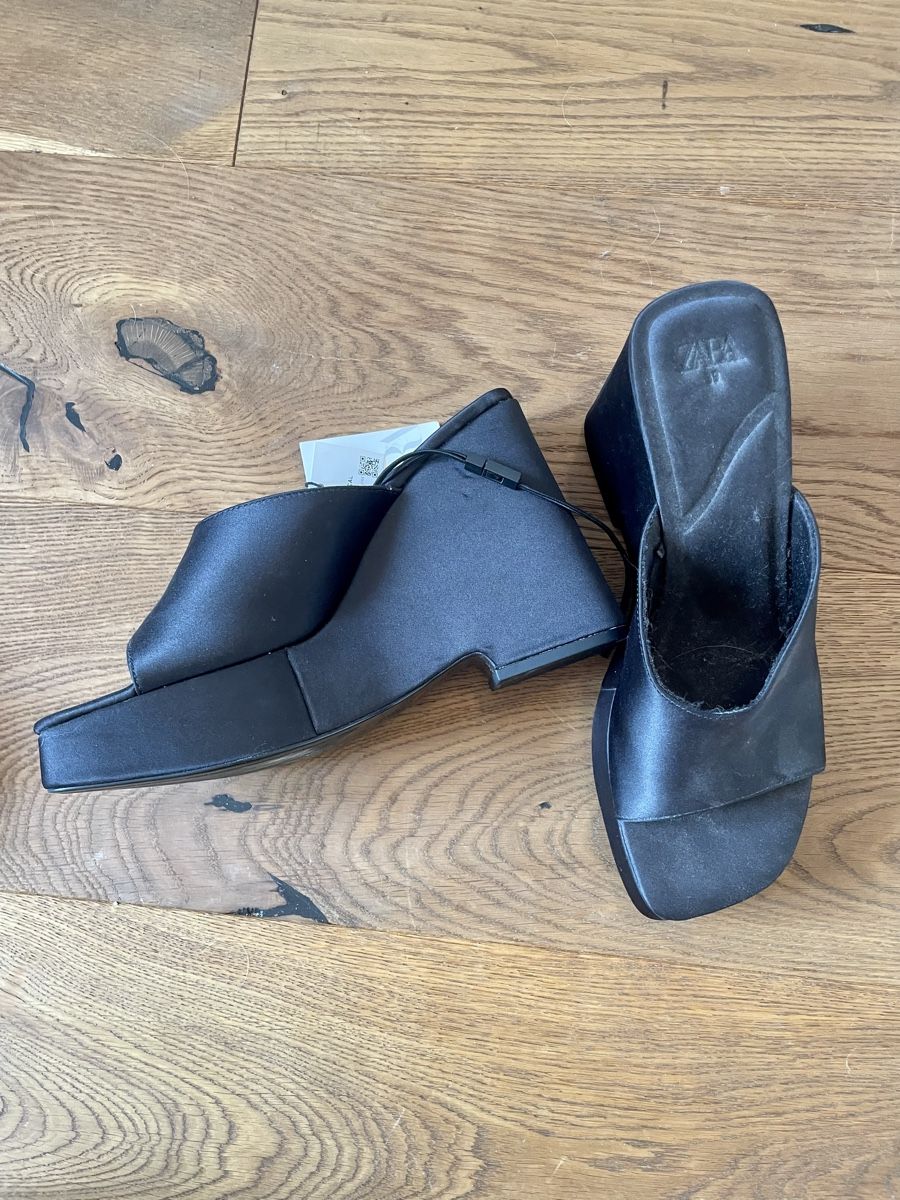 Zara Damenschuhe: Zara Black Platform Mules- Size 39 – Neu und originalverpackt aus Roche VD von closetcleanse 2