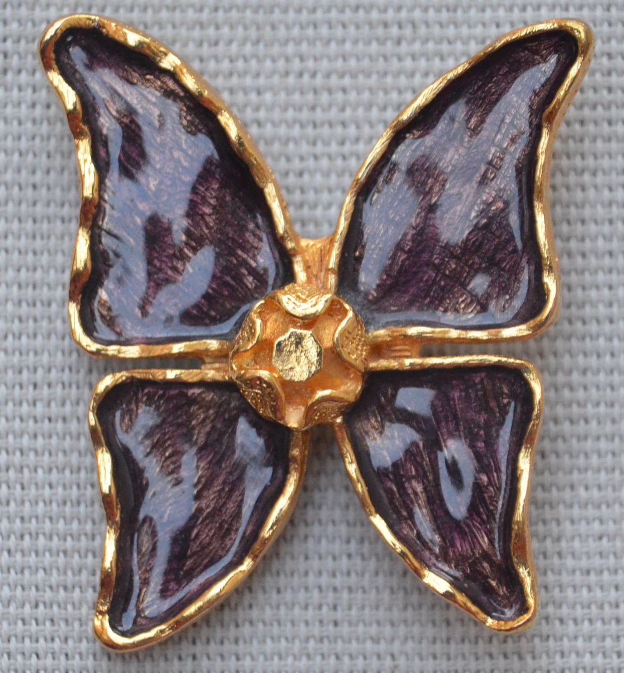 Saint Laurent Spille & Fermagli: Yves Saint Laurent Brosche / Broche – Usato da Collonges venduto da Auganien 1