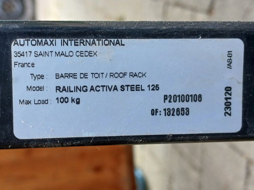 Box da tetto: Dachbox ca. 230 L, Quergestänge ca. 130cm – Usato da Hinwil venduto da Unglaubliche-Treffer 2
