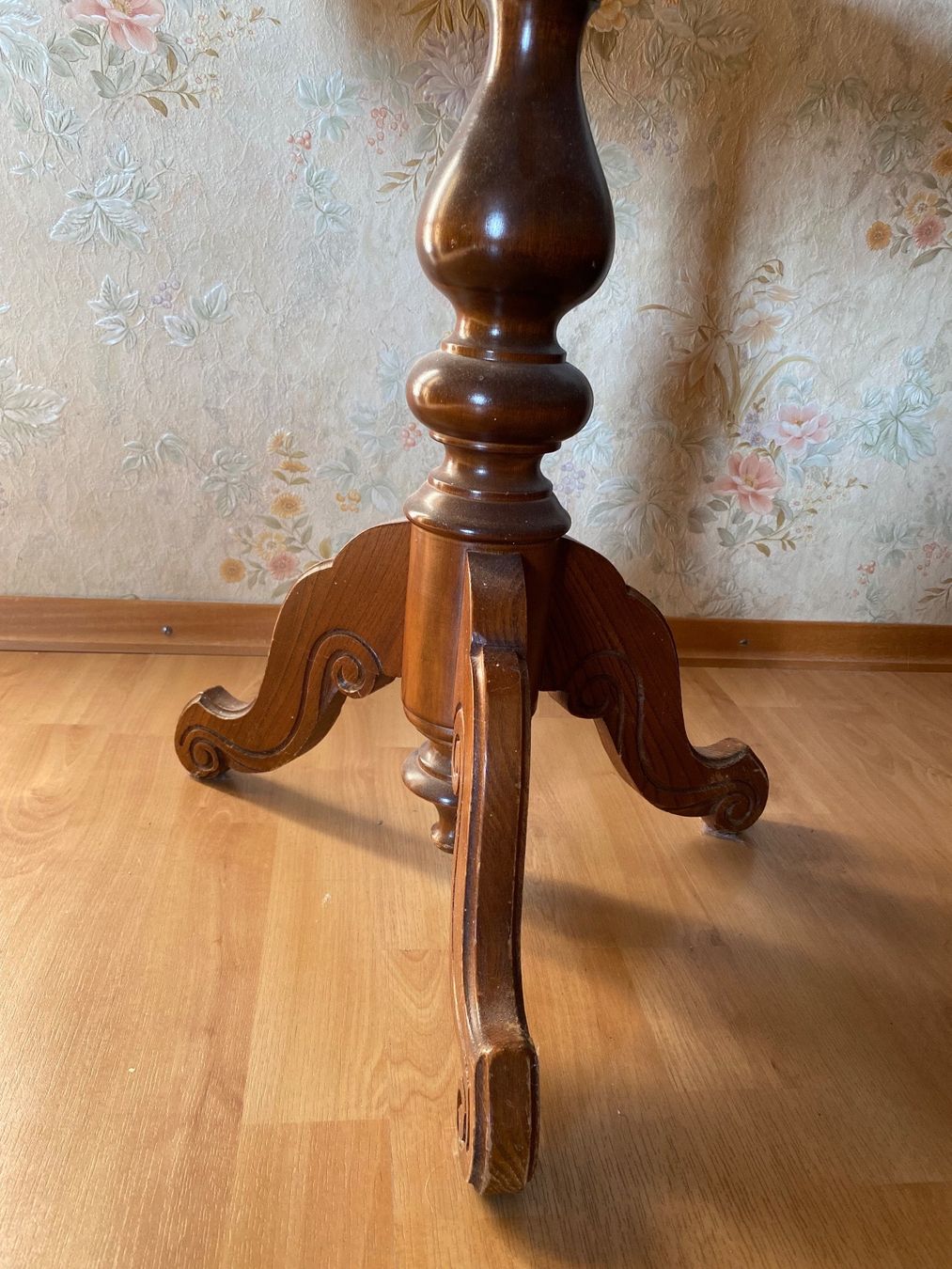 Tavoli: Table guéridon en bois – Usato da Bussigny venduto da jotryfs 3