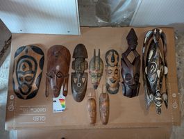 Lot de 8 Masques Africains Artisanaux en Bois – Déco Murale