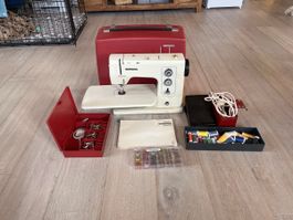 Nähmaschine Bernina 831 mit Zubehör und Koffer