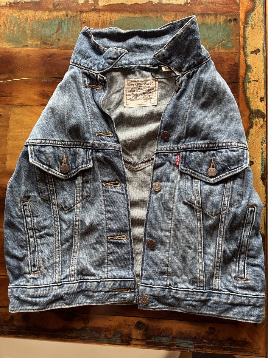 Levi's Gilet & Giacche senza maniche: Levisweste | S | ( neuwertig ) – Nuovo (secondo la descrizione) da Jegenstorf venduto da vanisaem