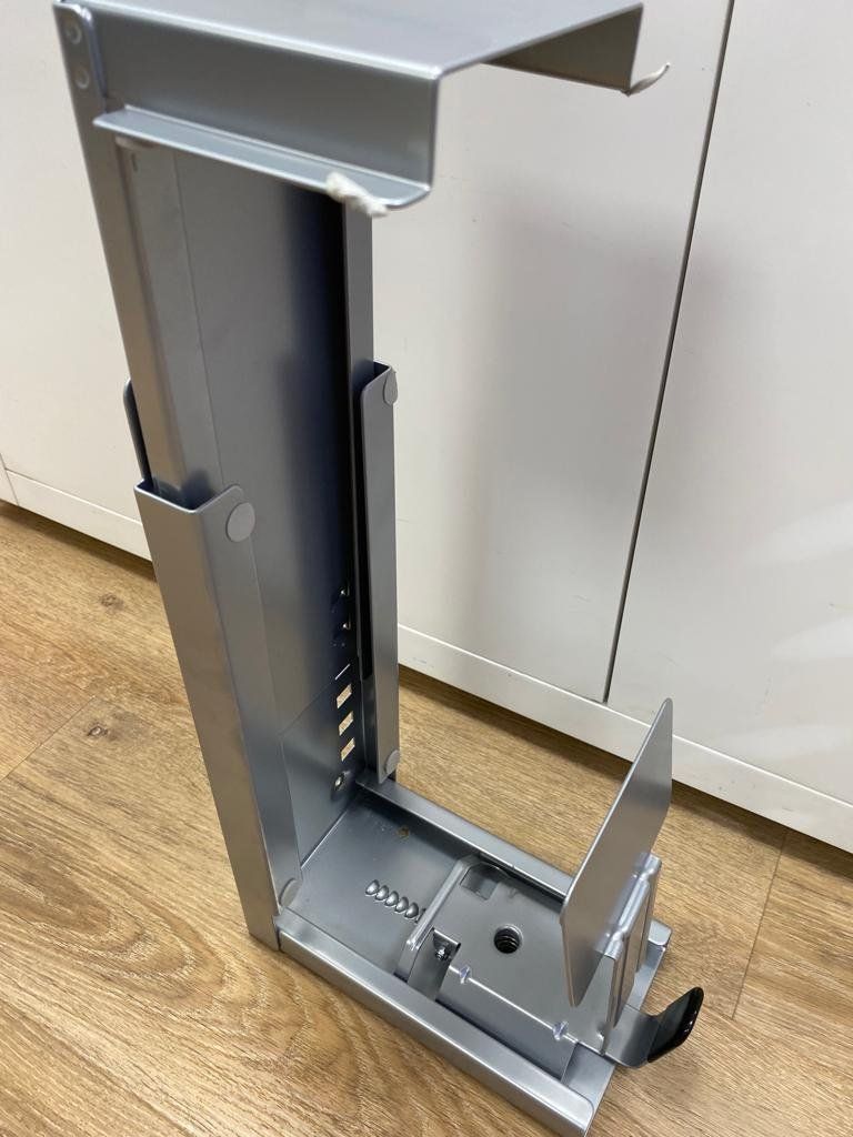 Supporti a parete: PC Halter silber – Usato da Niederwil AG venduto da Maeder_AG 3