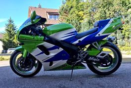 Kawasaki ninja zxr 750