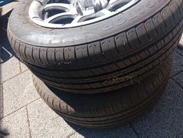 2 neuwertige Pneus inkl.. Felgen für Anhänger 