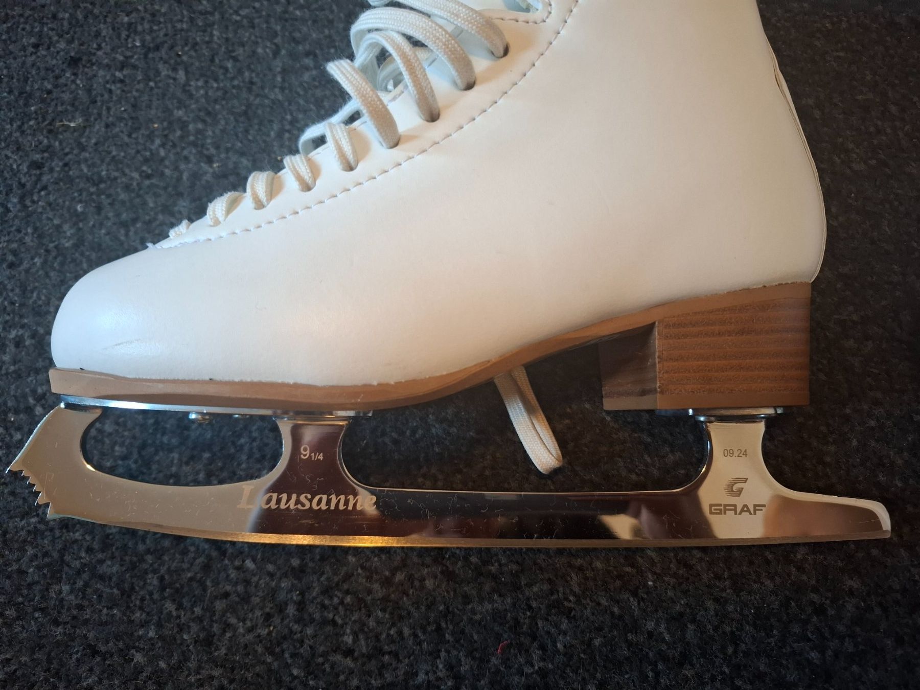 Graf Pattini da ghiaccio: Eiskunstlaufschuhe Graf Caprice Gr.4 – Usato da Flawil venduto da corinnetanner 1
