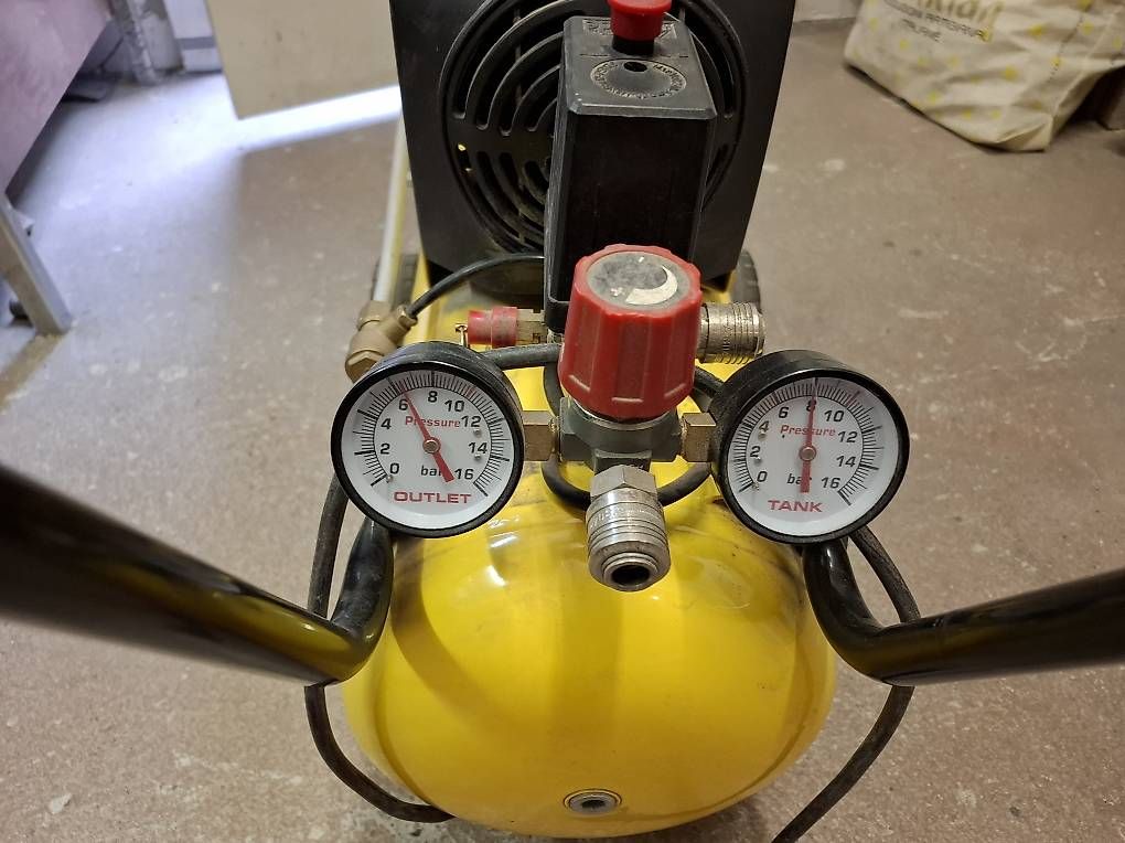 Compressori: Kompressor 24 Liter 10 bar. – Usato da Subingen venduto da 4wdawd 1