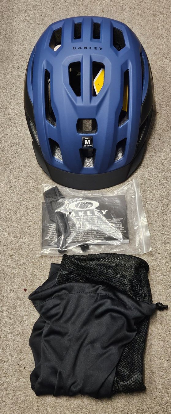 Oakley Caschi: Oakley Fahrradhelm ARO3 – Nuovo (secondo la descrizione) da Dachsen venduto da Topparts1 4