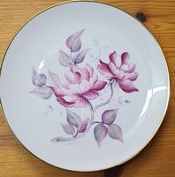Handbemalter Porzellanteller mit Rosenmuster, Goldrand