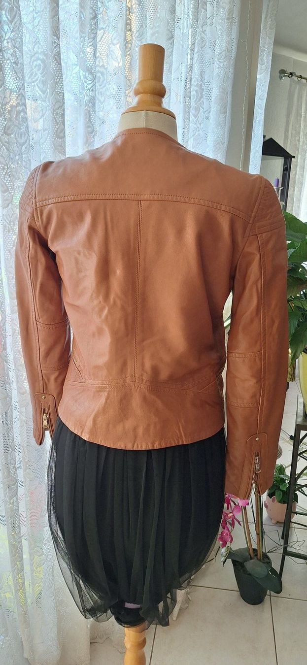 Massimo Dutti Giacche: Veste en cuir , Taille M – Usato da St-Triphon venduto da Jldr0 1