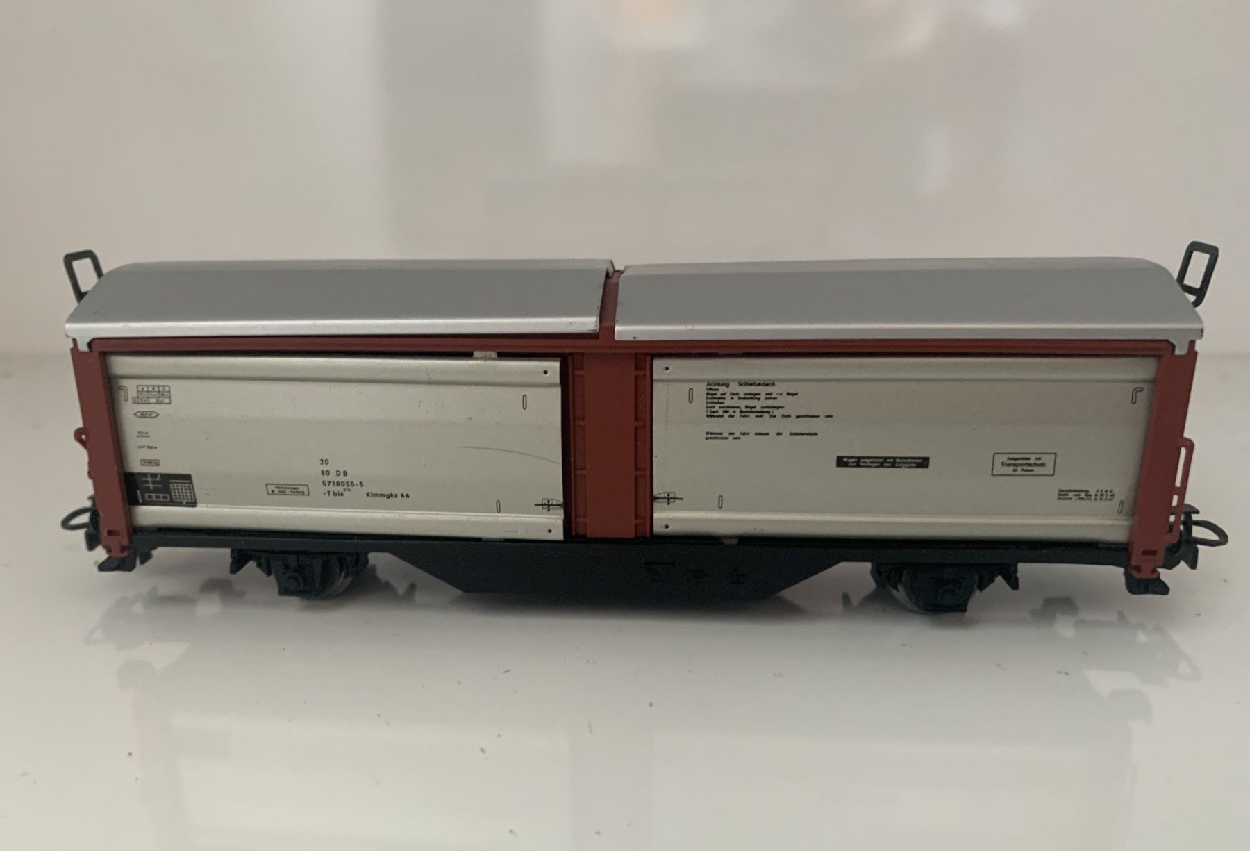Märklin Modellini di ferrovie: Märklin H0 4633 Schiebewand-Güterwagen DB – Usato da Volketswil venduto da zwitsch33 1