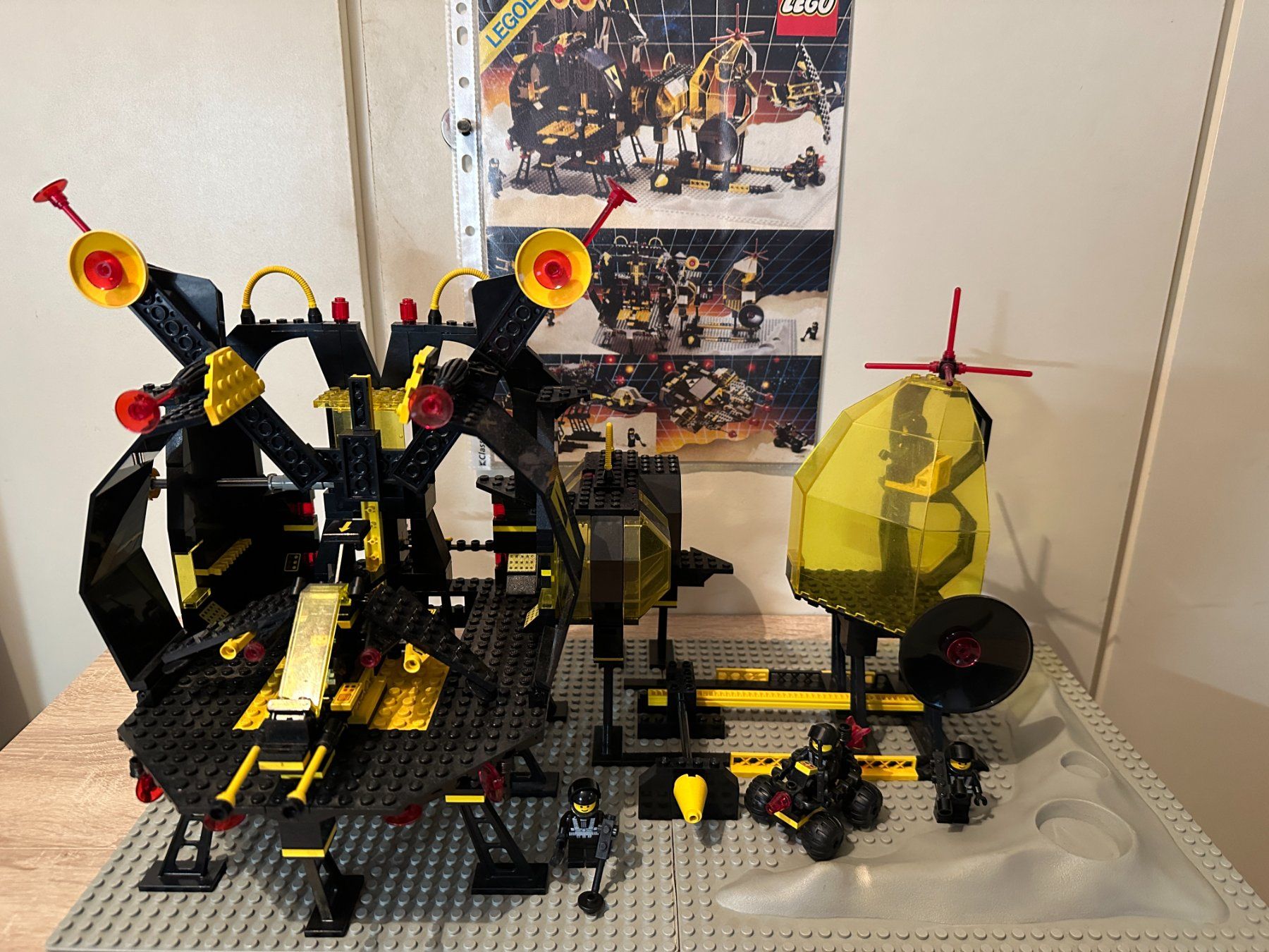 Legoland Kit di costruzioni: LEGO 6987 Message Intercept Base – Usato da Basel venduto da Don-Angel