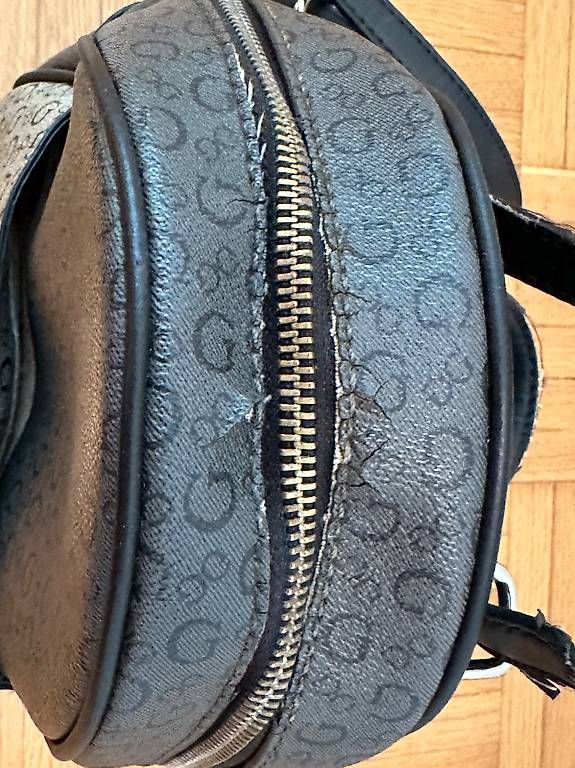Guess Rucksäcke: Guess cute backpack – Gebraucht aus Zürich von abiiStore 2