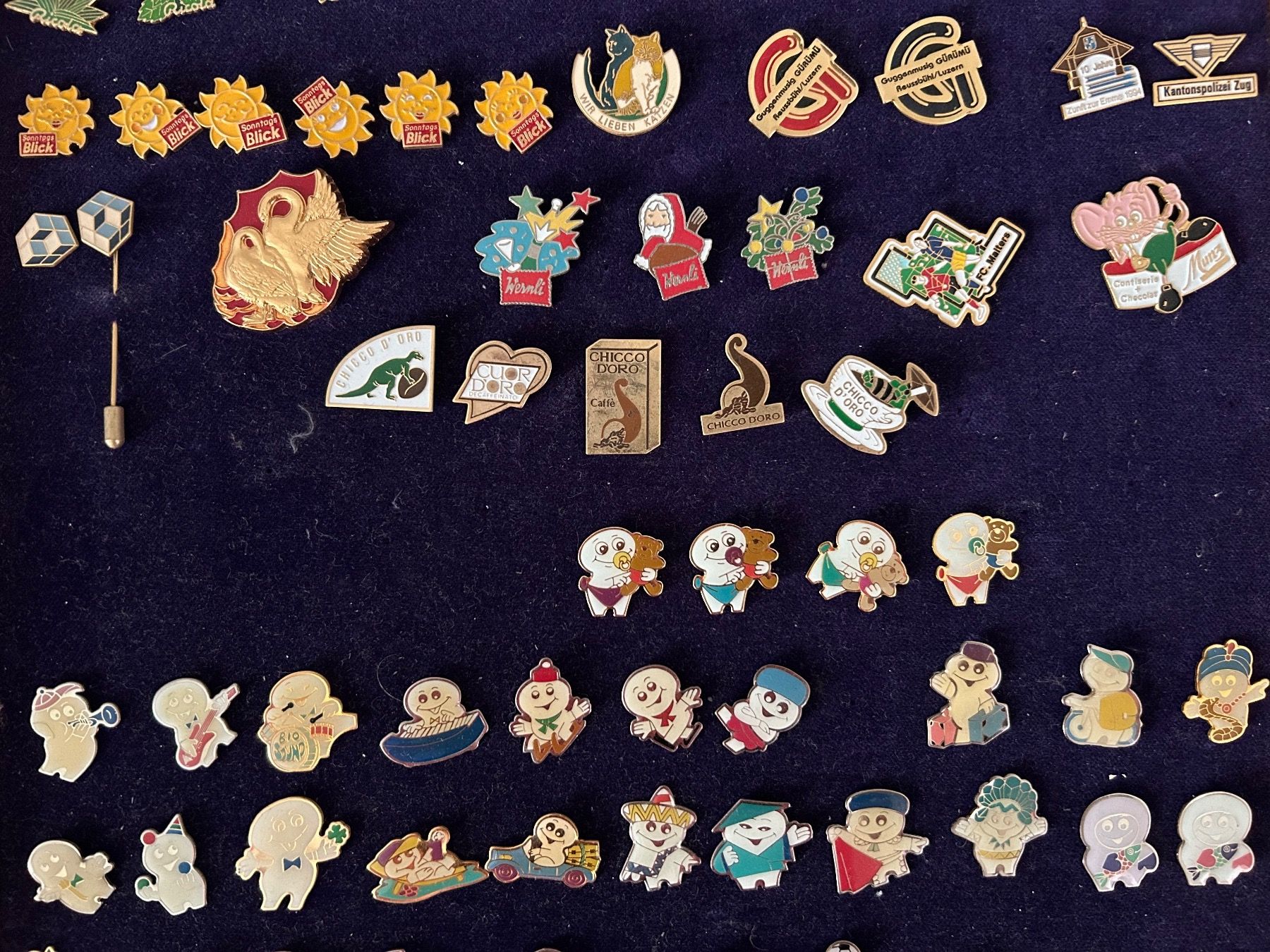 Alben: Sammlung Pins 80er/90er Jahre – Gebraucht aus Emmen von Carbru 2