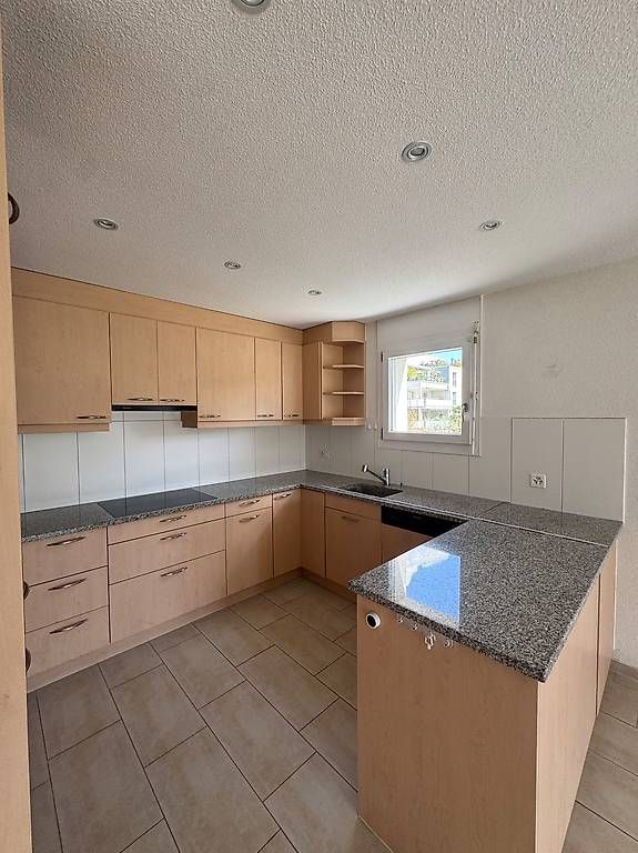 Cucine complete: Komplette Einbau küche mit Granitplatte zu verschenken – Usato da Rüschlikon venduto da zal_8ls2 3