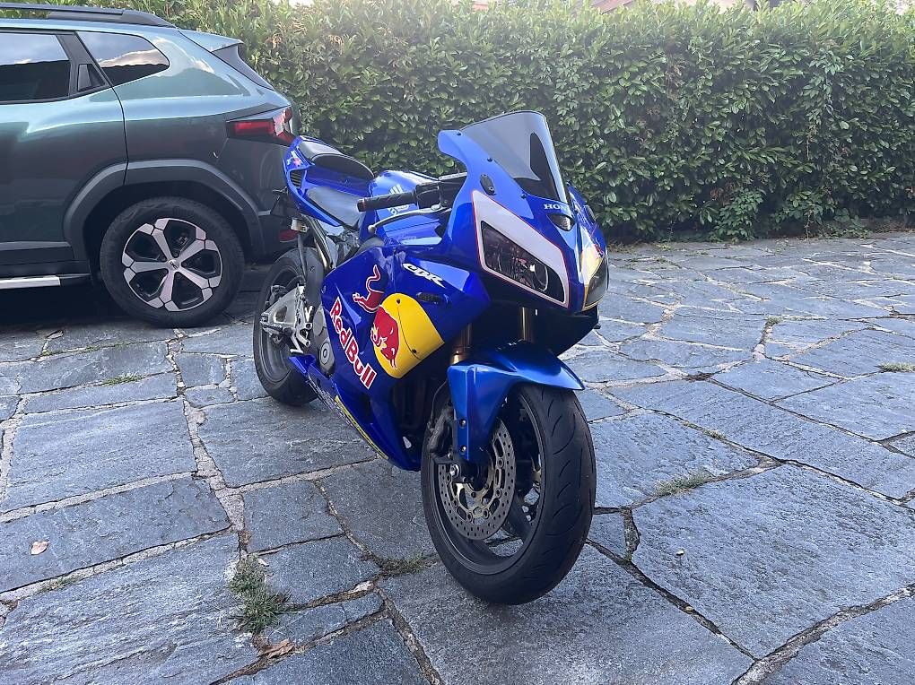 Honda Strada: Honda CBR 600 RR | PC37 - 2005 – Usato da Bioggio venduto da dav_j5y5
