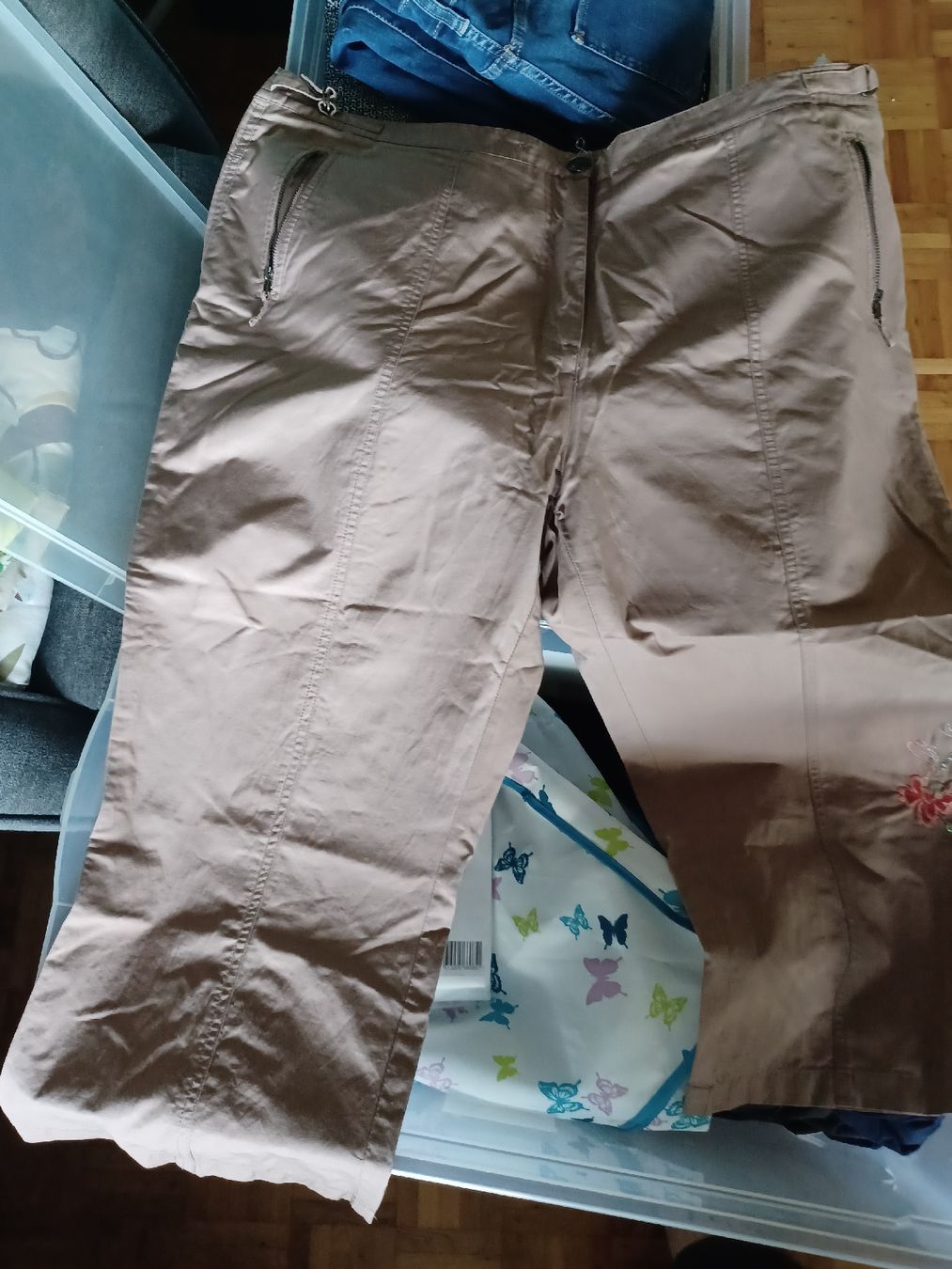 Pantaloni: Caprihose, Braun Gr 50, mit Blumenmuster – Usato da Boswil venduto da Joli2222