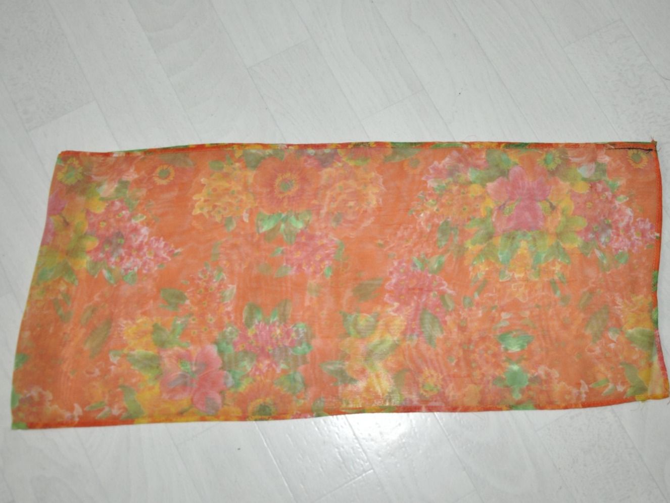 Foulard & Sciarpe: Leichtes Foulard orange Geschenk – Usato da Oberrüti venduto da ELALL 3
