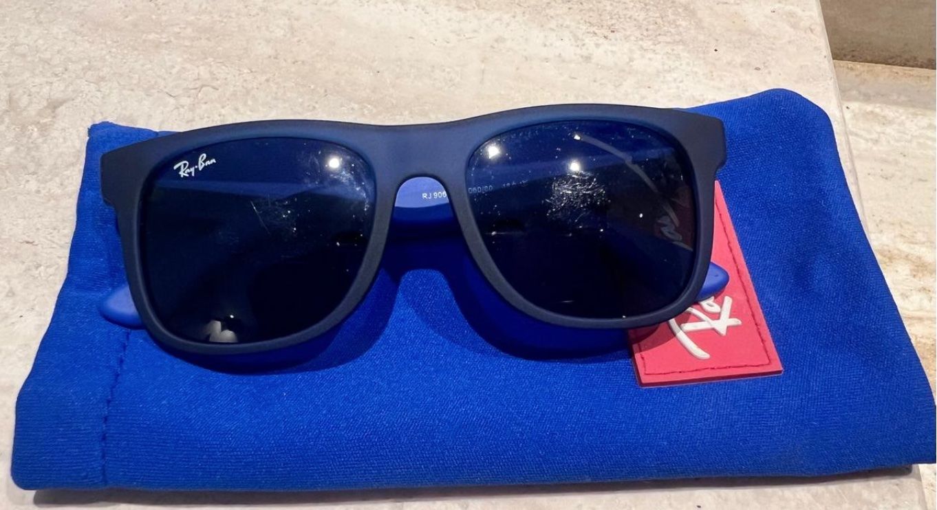 Ray-Ban Occhiali & Lenti: Ray-Band kids sunglasses – Usato da Zürich venduto da yan_h6r5