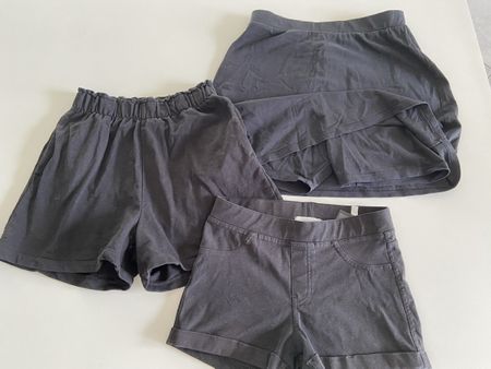 3 Shorts und Röcke schwarz Grösse 164 guter Zustand