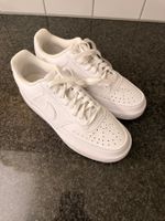 Weisser neuer Nike Schuh Gr. 39 nie getragen