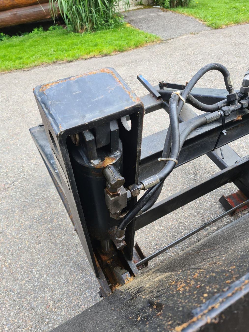 Carrelli elevatori e a forche: Schaufel für Stapler hydraulisch – Usato da Grünenmatt venduto da holzskulptur 3