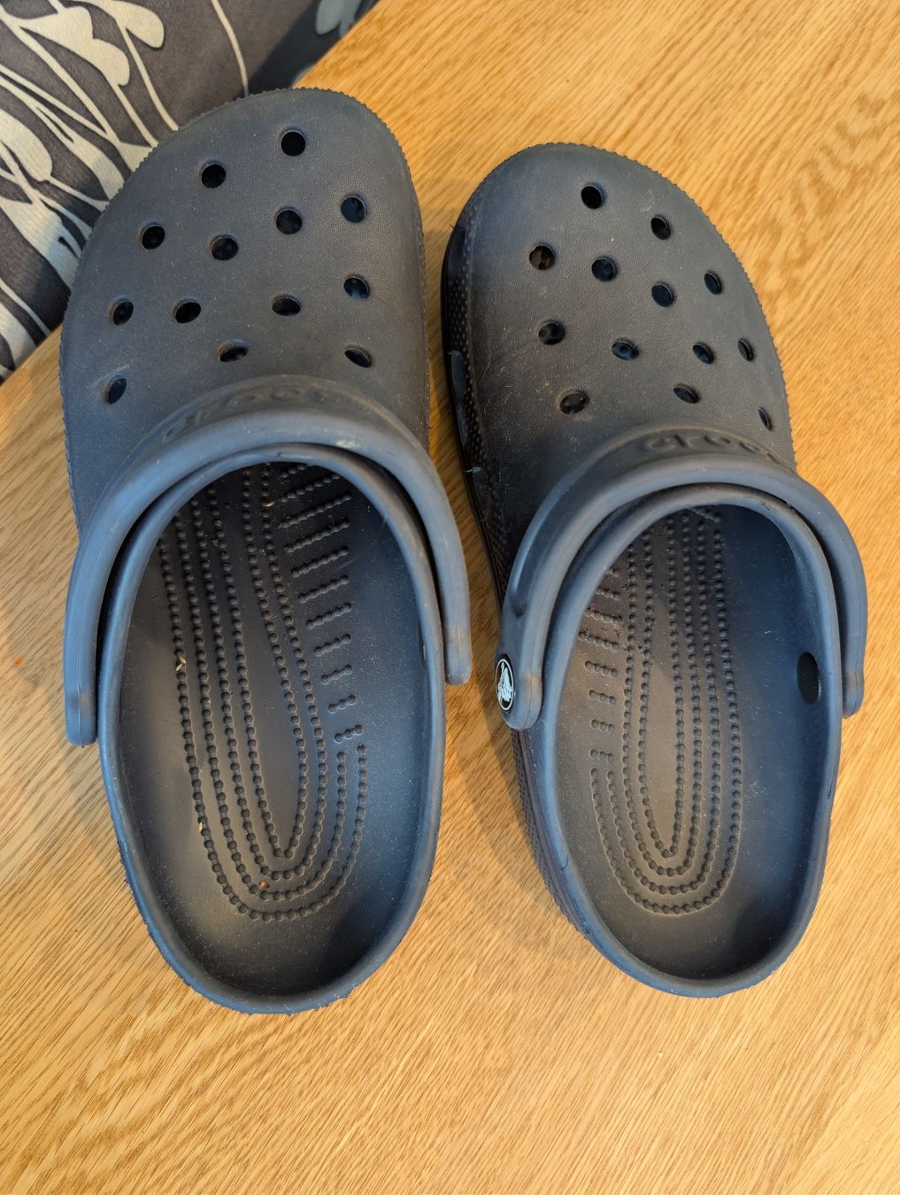 Crocs Herrenschuhe: Original Crocs Junior J4 / 36-37 – Gebraucht aus Büren an der Aare von bbu22 1