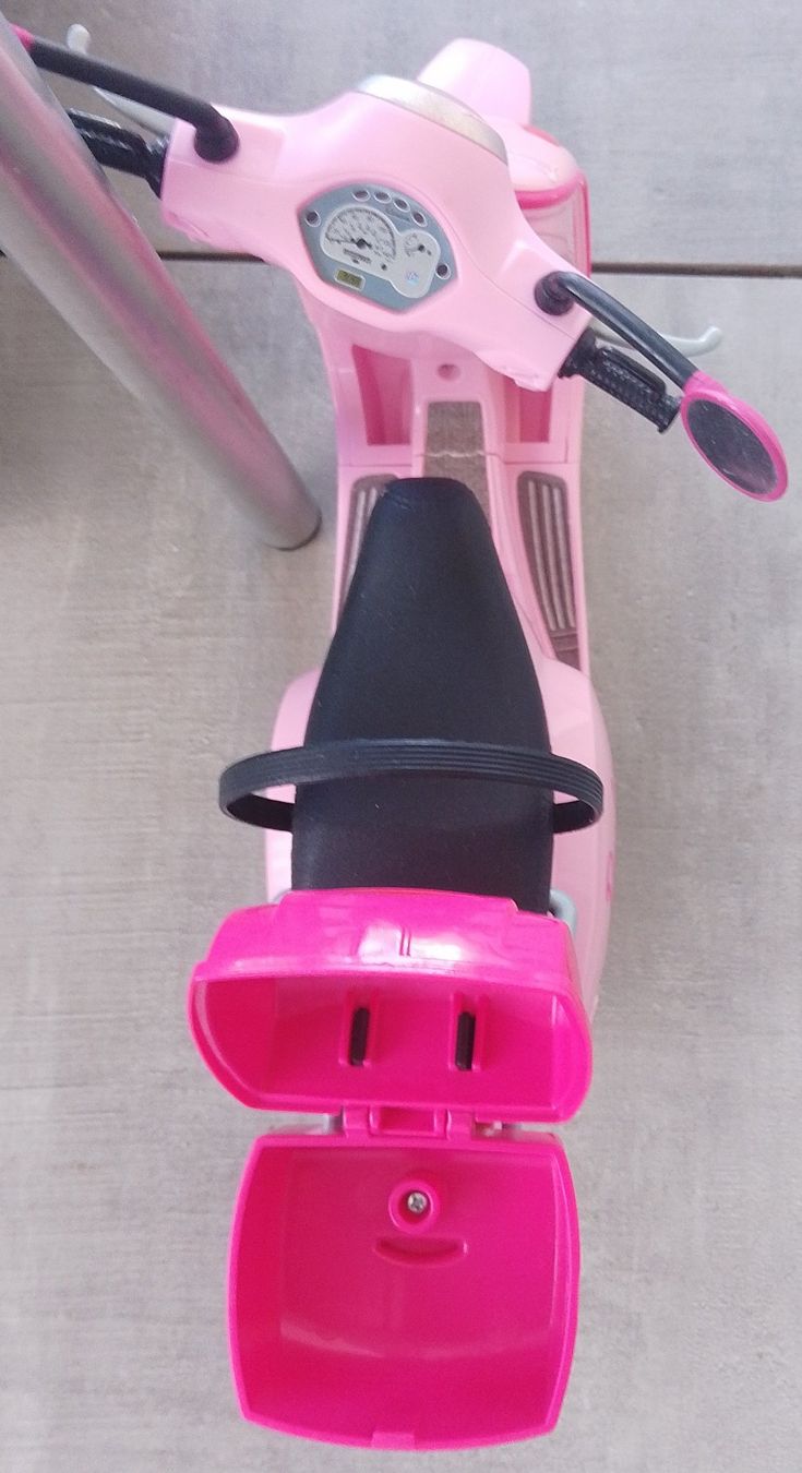 Puppen: Mattel Barbie Roller Vespa pink – Gebraucht aus Wohlen AG von salamanderspielwaren 3