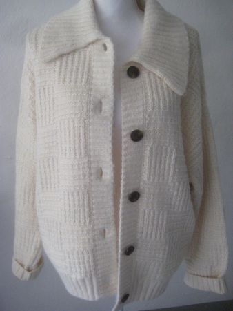 DAMEN    STRICKJACKE  FAHRET