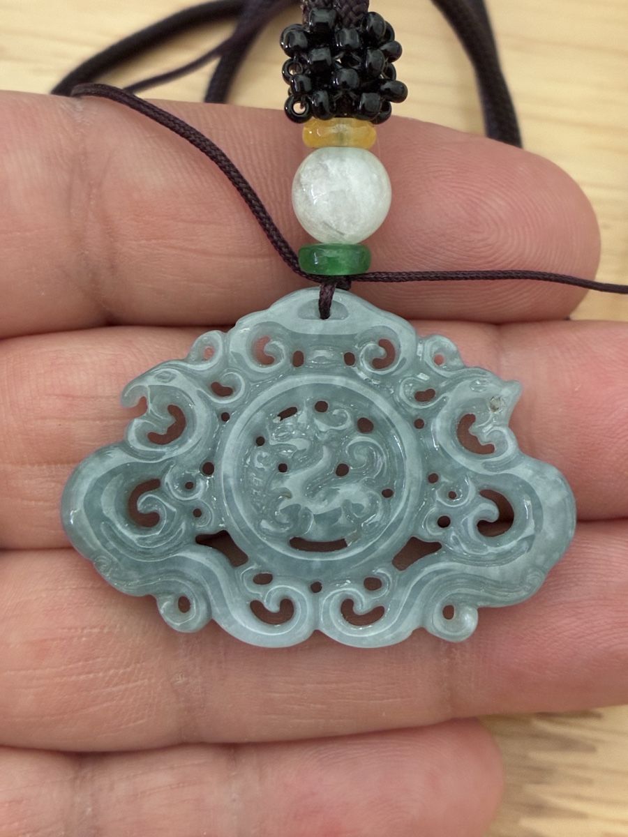 Ciondoli: Chinese jade talisman figure dragon phœnix – Nuovo e nell'imballaggio originale da St-Aubin-Sauges venduto da asianart