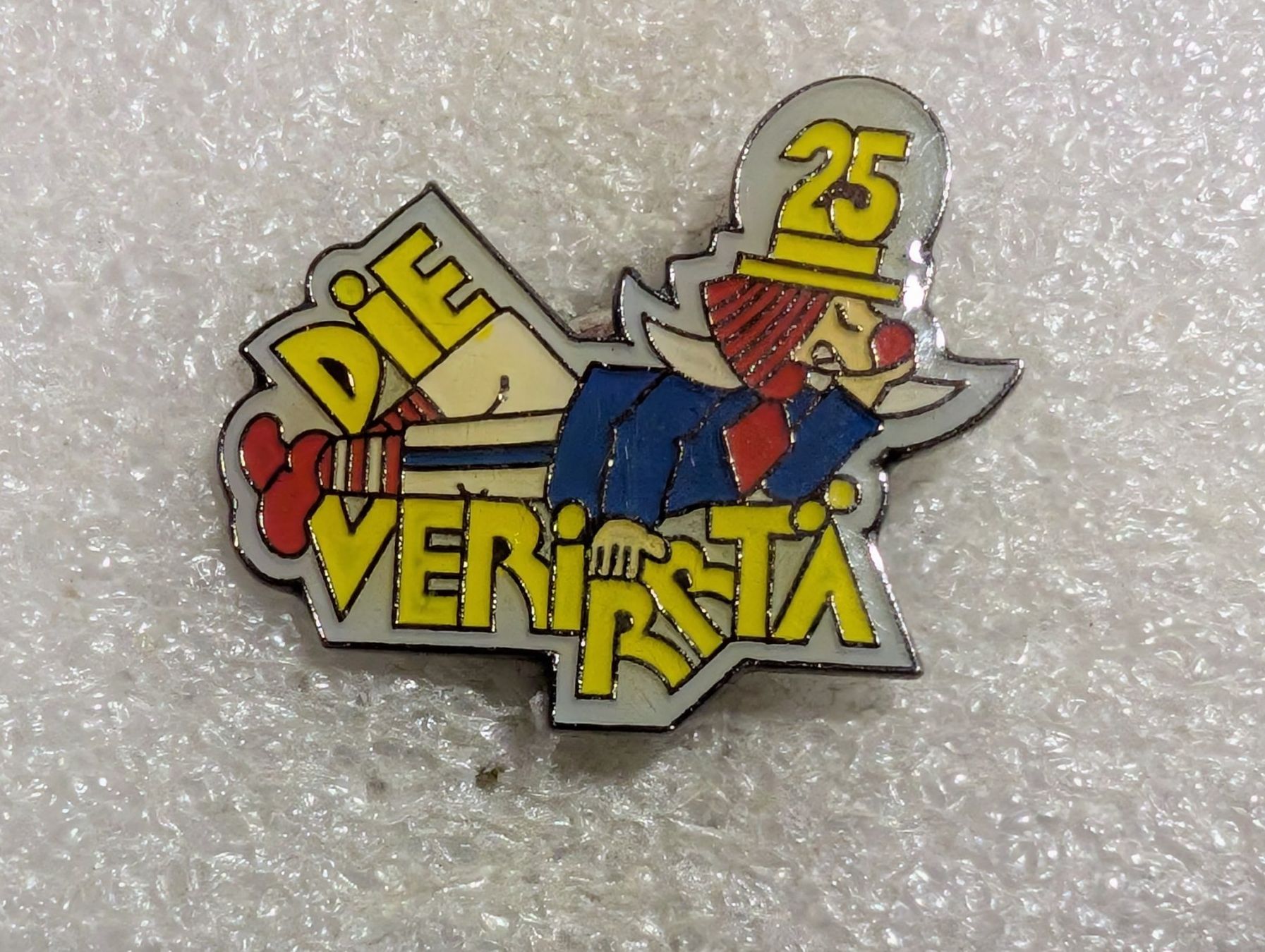 Placchette & Badge: Ansteckpin 242: Die Verrirtä – Usato da Oppligen venduto da Pin-Fall-Shop