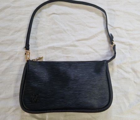 LOUIS VITTON POCHETTE