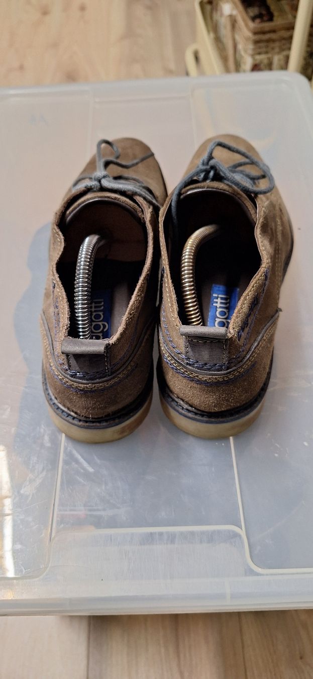 Bugatti Scarpe da uomo: Herren Halbschuhe Wildleder braun  – Usato da Diessenhofen venduto da str_p57p 1