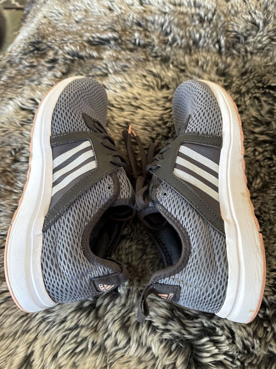 Adidas Damenschuhe: Adidas-Cloudfoam Schuhe (38,5) – Gebraucht aus Vezia von sidu03 3