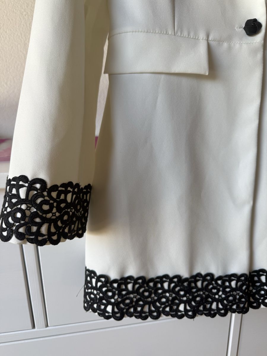 Giacche: SET Weisser Blazer mit Spitze + Schwarzer Body, Grösse M – Nuovo (secondo la descrizione) da Fislisbach venduto da jelennn 1