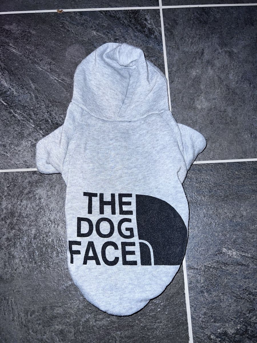 Bekleidung: "The dog face" Hundekleidung – Gebraucht aus Luzern von vivientth