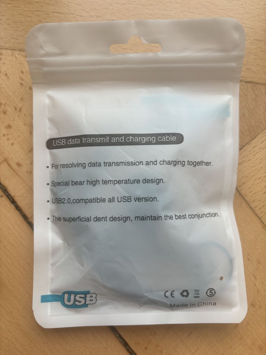 Cavi: USB-Daten- und Ladekabel (Mikrofon). Neu. – Nuovo e nell'imballaggio originale da Luzern venduto da jul_md5n