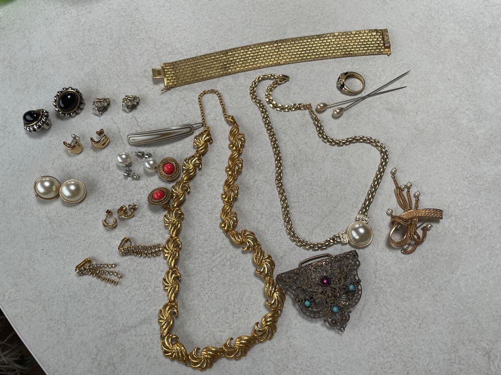Lot de bijoux fantaisie - Lot 400 - enchères