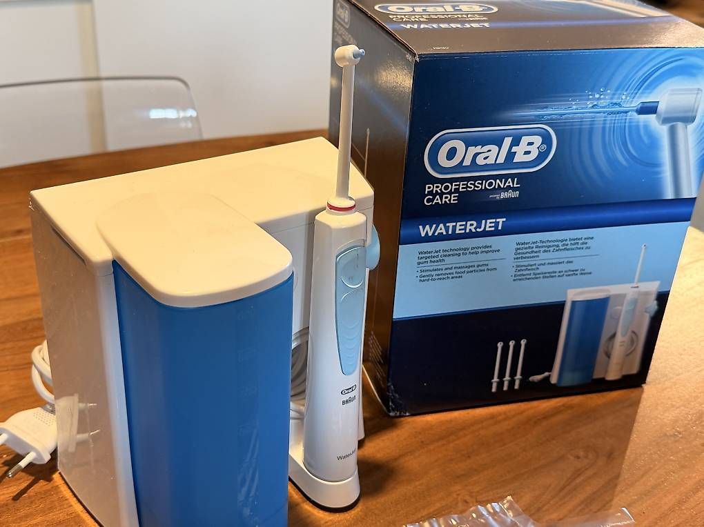 Cura dei denti: Hydropulseur Braun Oral B - comme neuf  – Usato da Essertines-Yverdon venduto da clemesitpa 1